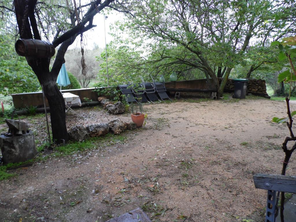 Le Mas Du Pin Vert Aubagne Bagian luar foto